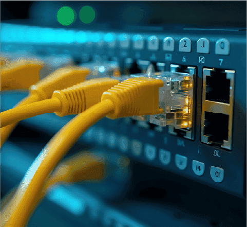 豊富な機材を使用した実践的なトレーニング